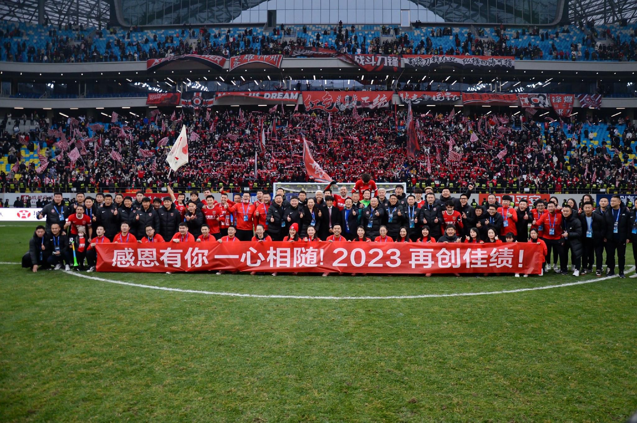 而恩德里克出生于2006年7月21日，他明年7月21日才正式年满18岁，要等到那个时候才可以正式加盟皇马，否则的话皇马将会被国际足联处罚。